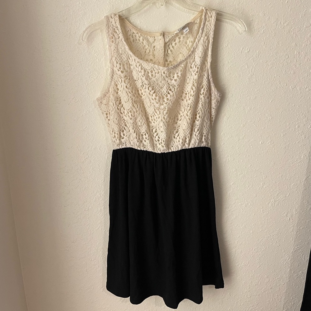 Black and cream sleeveless dress size medium